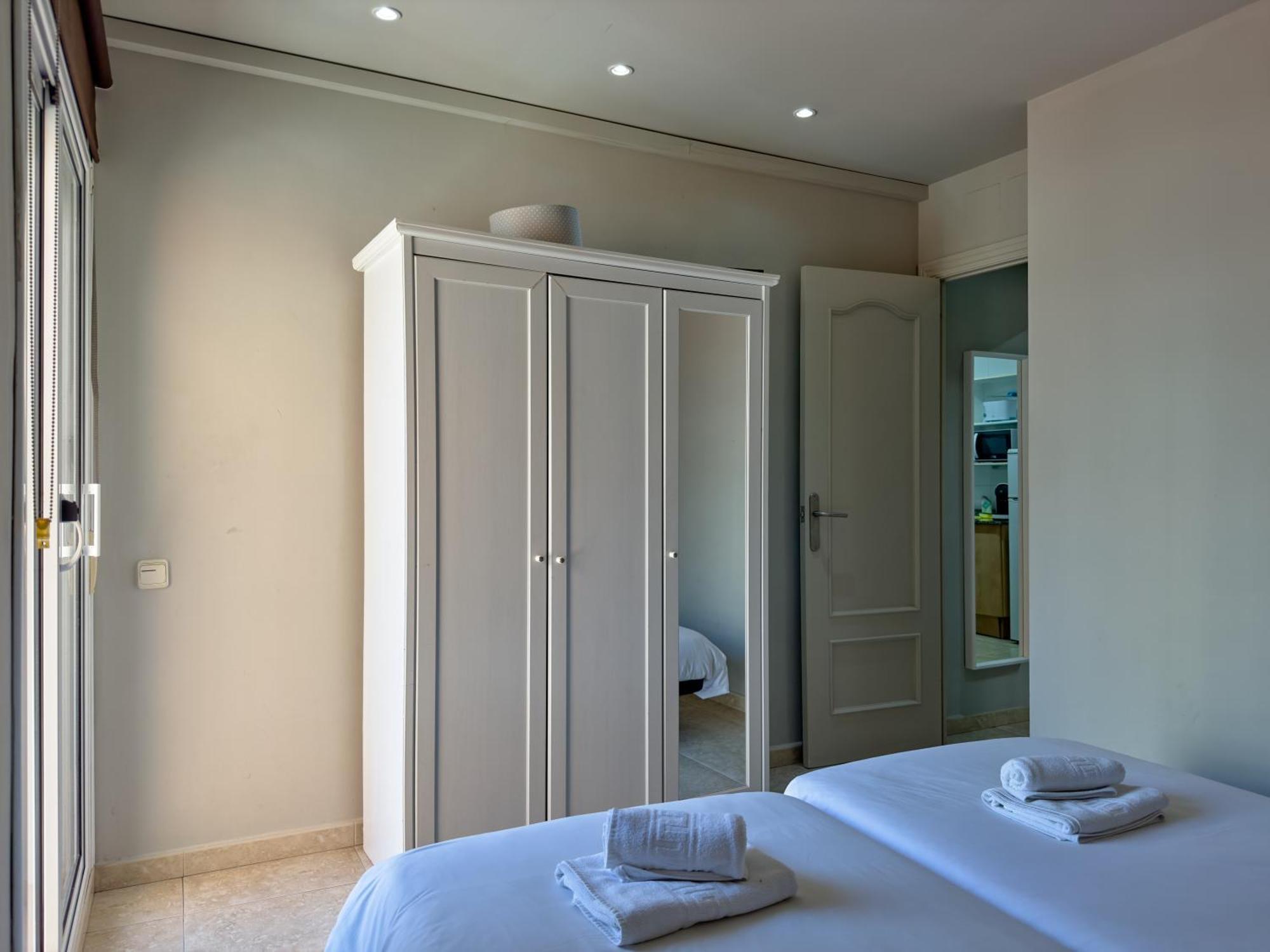 Stay U-Nique Apartments Torre Damians برشلونة المظهر الخارجي الصورة